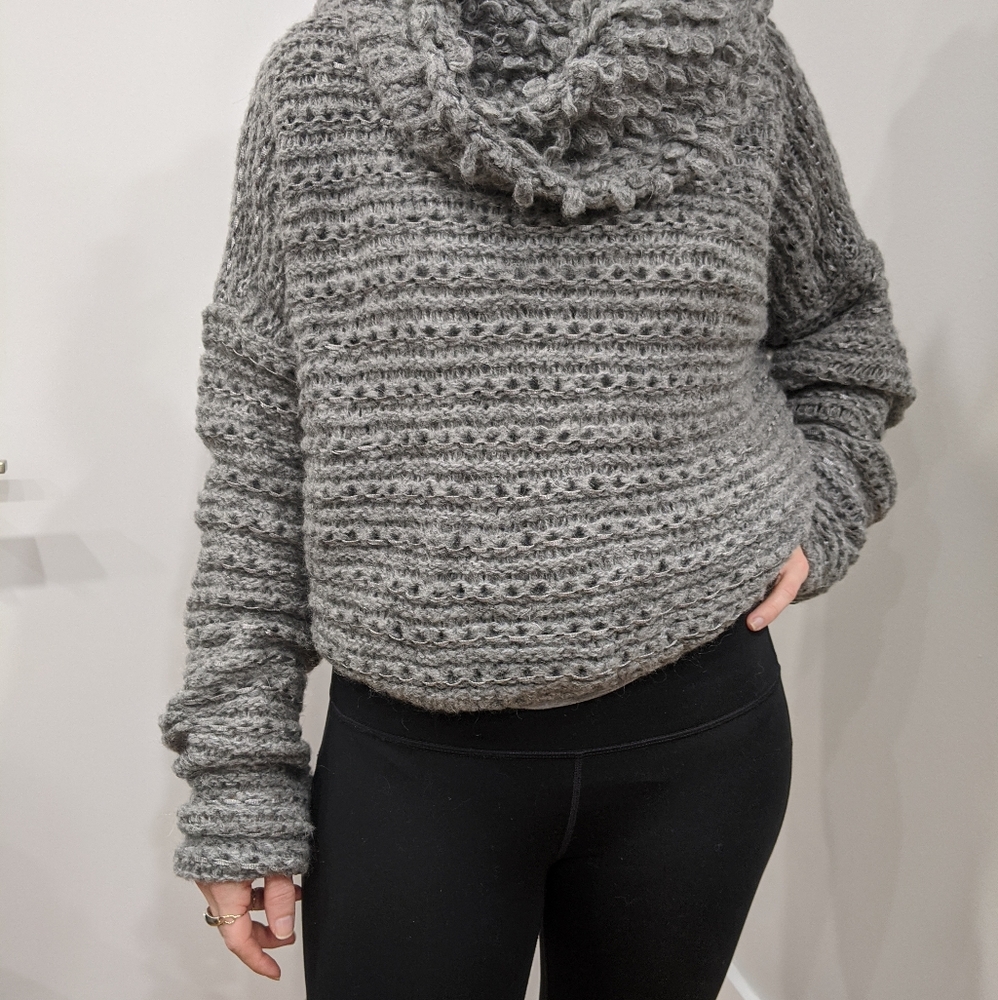 Gorgeous wool cropped sweater